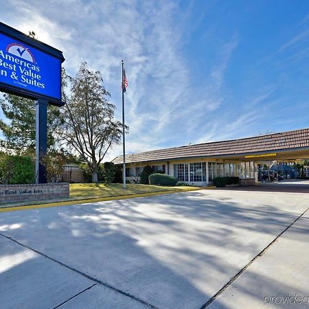 Americas Best Value Inn & Suites - Ленчестър Екстериор снимка
