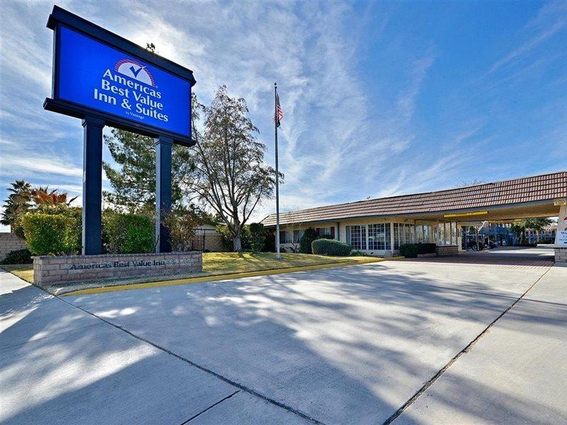 Americas Best Value Inn & Suites - Ленчестър Екстериор снимка